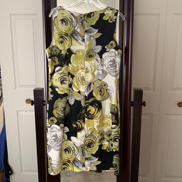 Floral Dress Size 12 - Picture 3 of 3